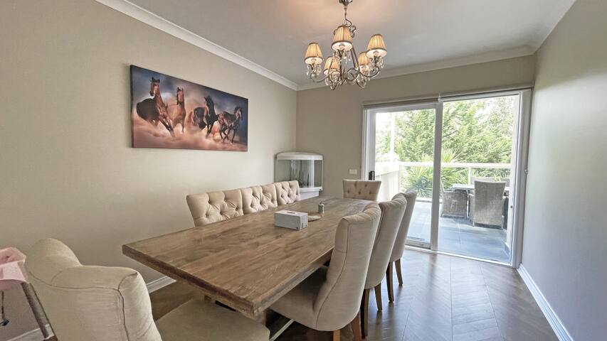 Luxury Retreat in Mullum Mullum Precinct Big group gallery image 5