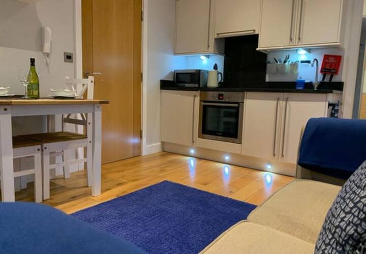 Apartment 2, 11 The Beach - Beachfront Apartment - Filey