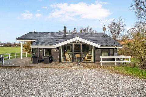 Beautiful home in Ebeltoft with Sauna, Swimming