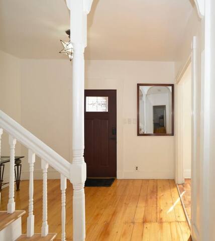 Boston Historical Urban Oasis gallery image 3