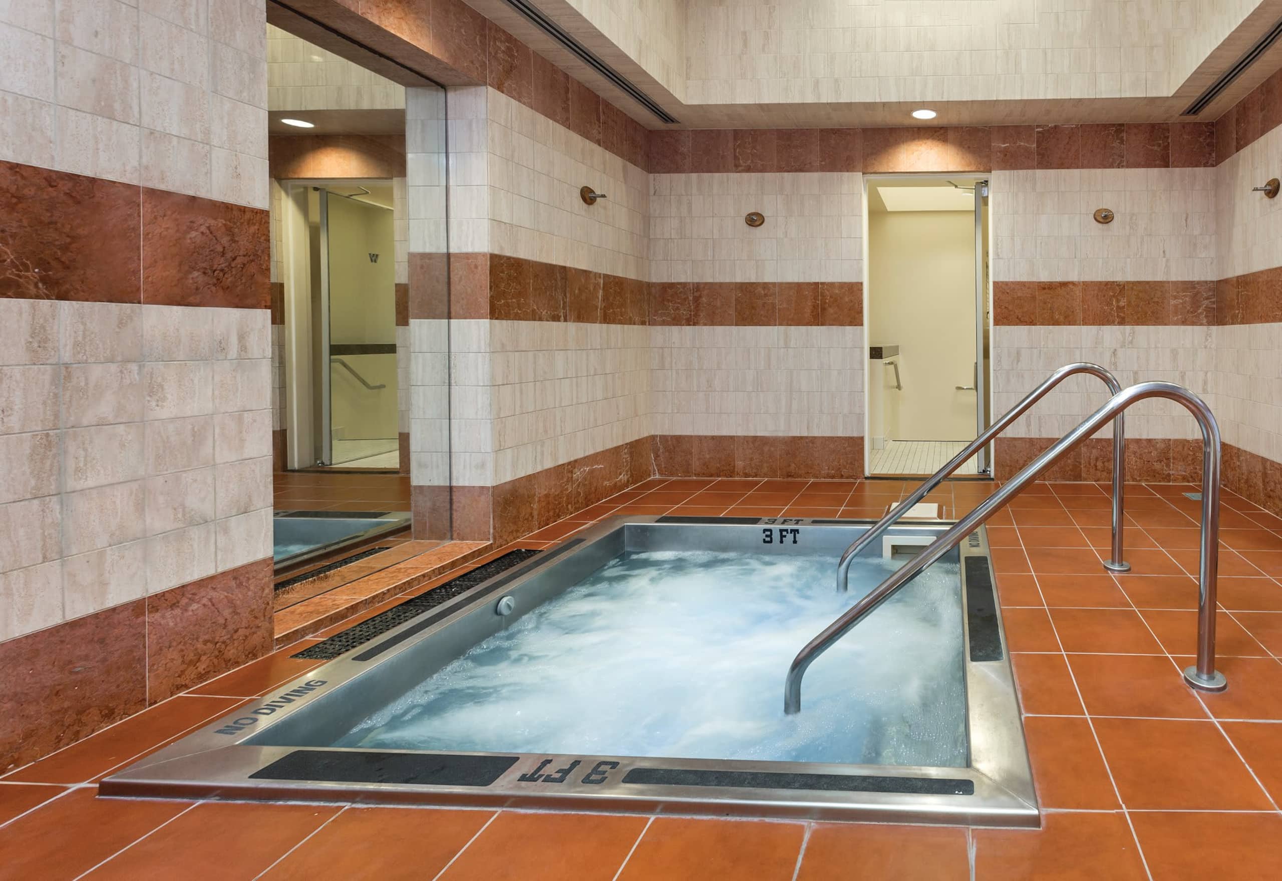 Resort in San Francisco · ★4.92 · Studio · 2 beds · 1 bath - Image 2