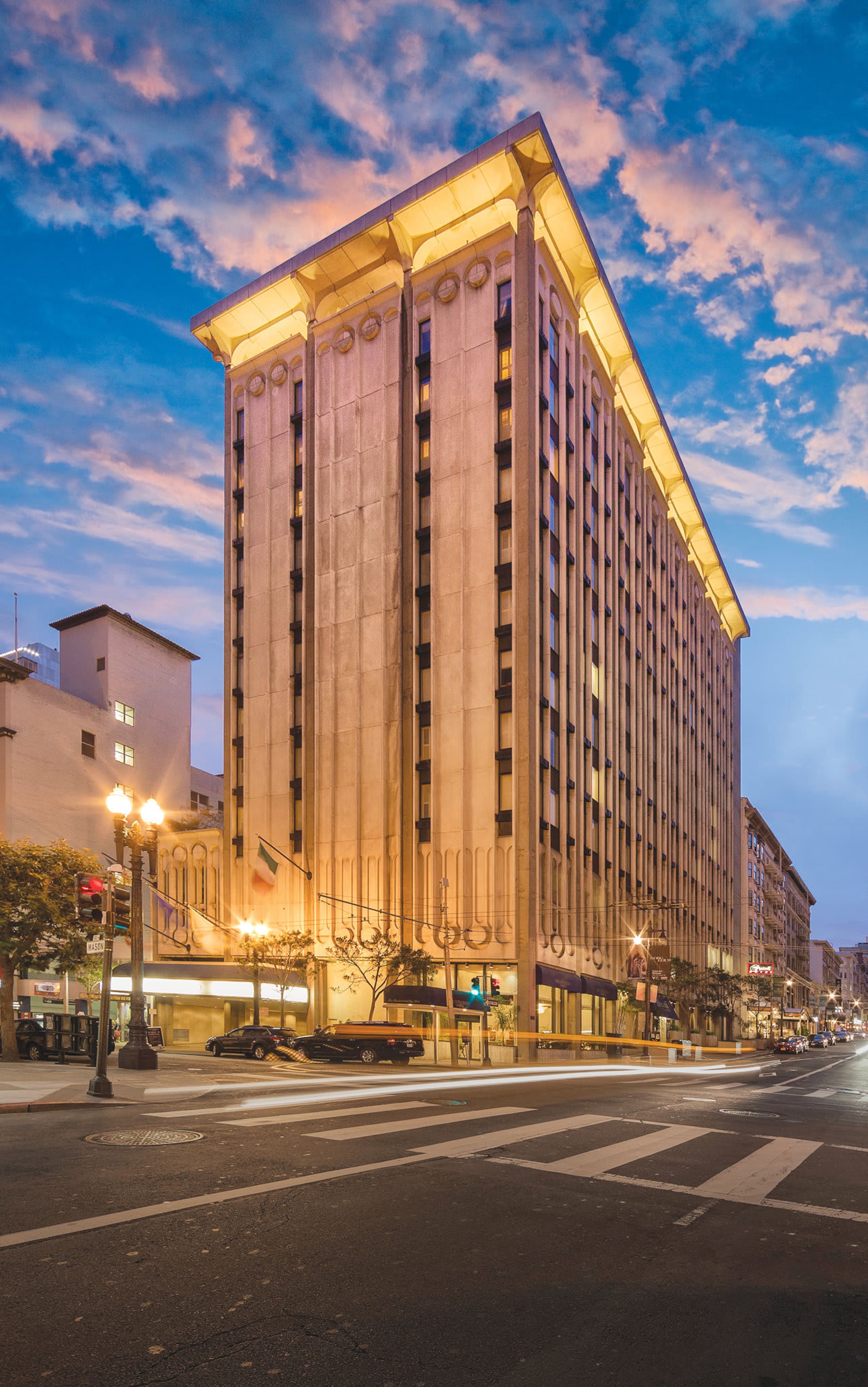 Resort in San Francisco · ★4.92 · Studio · 2 beds · 1 bath - Image 3