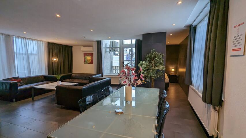 Amsterdam Elegant gallery image 3