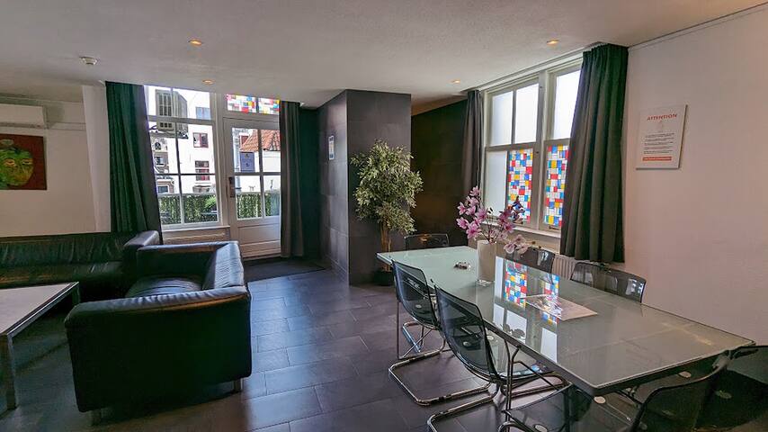 Amsterdam Elegant gallery image 5