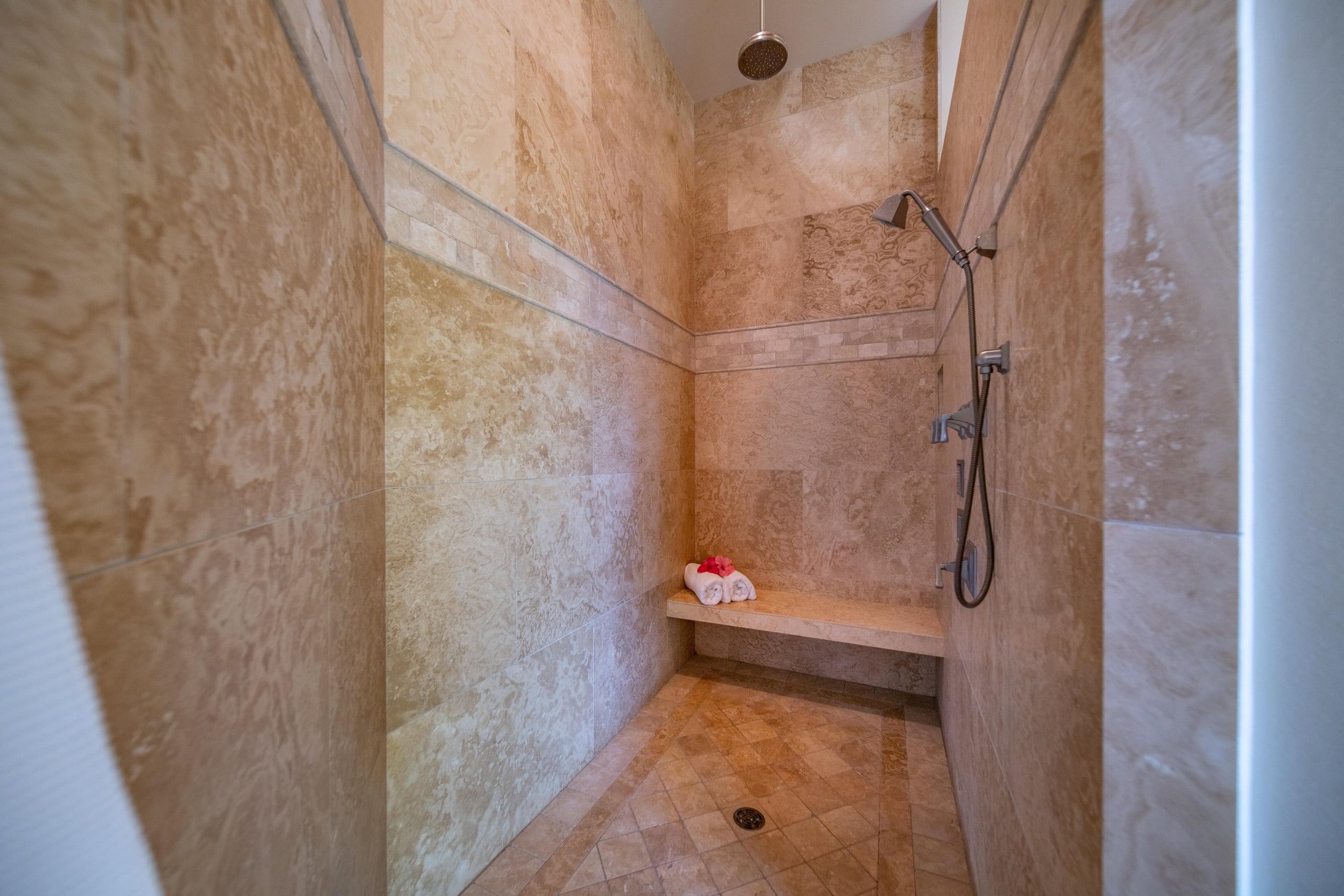 Home in Lahaina · ★5.0 · 4 bedrooms · 4 beds · 3.5 baths - Image 24