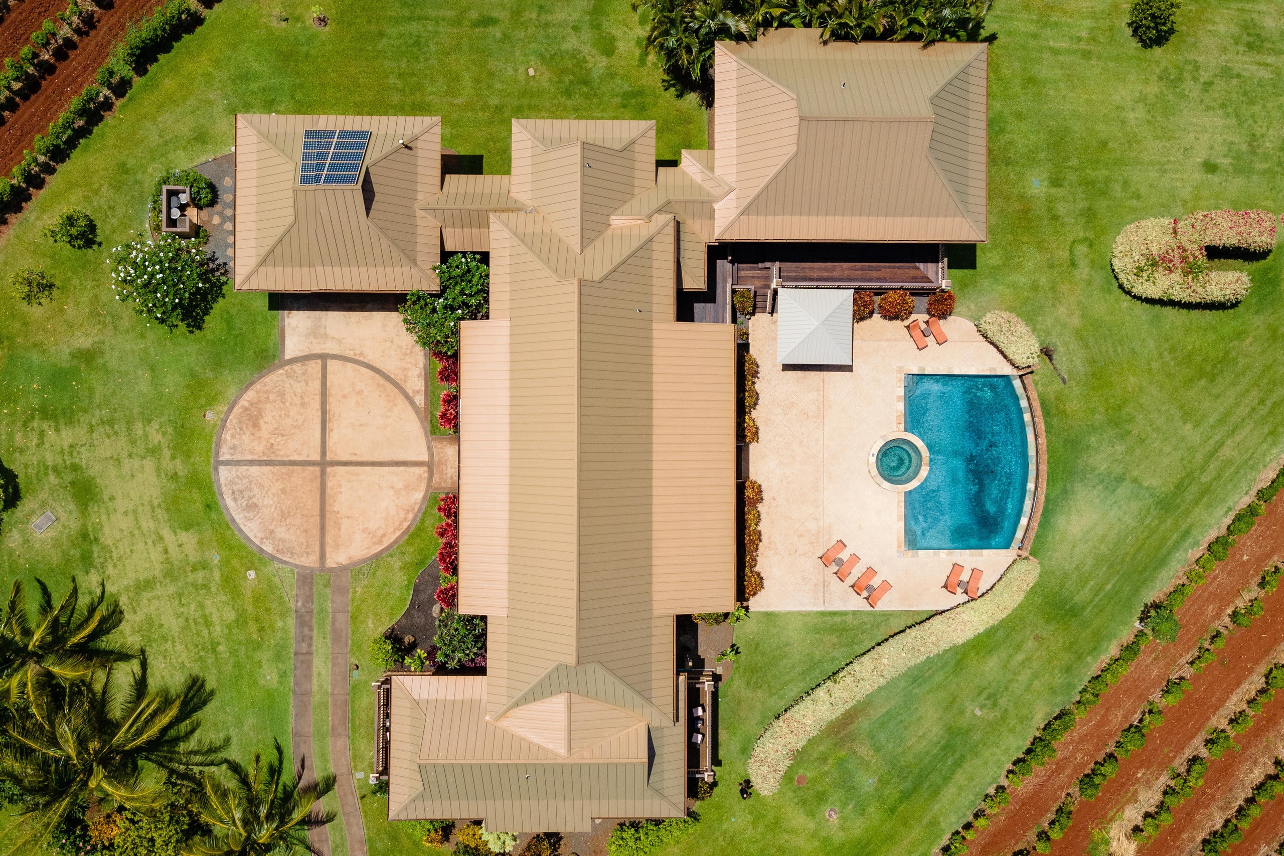 Home in Lahaina · ★5.0 · 4 bedrooms · 4 beds · 3.5 baths - Image 39