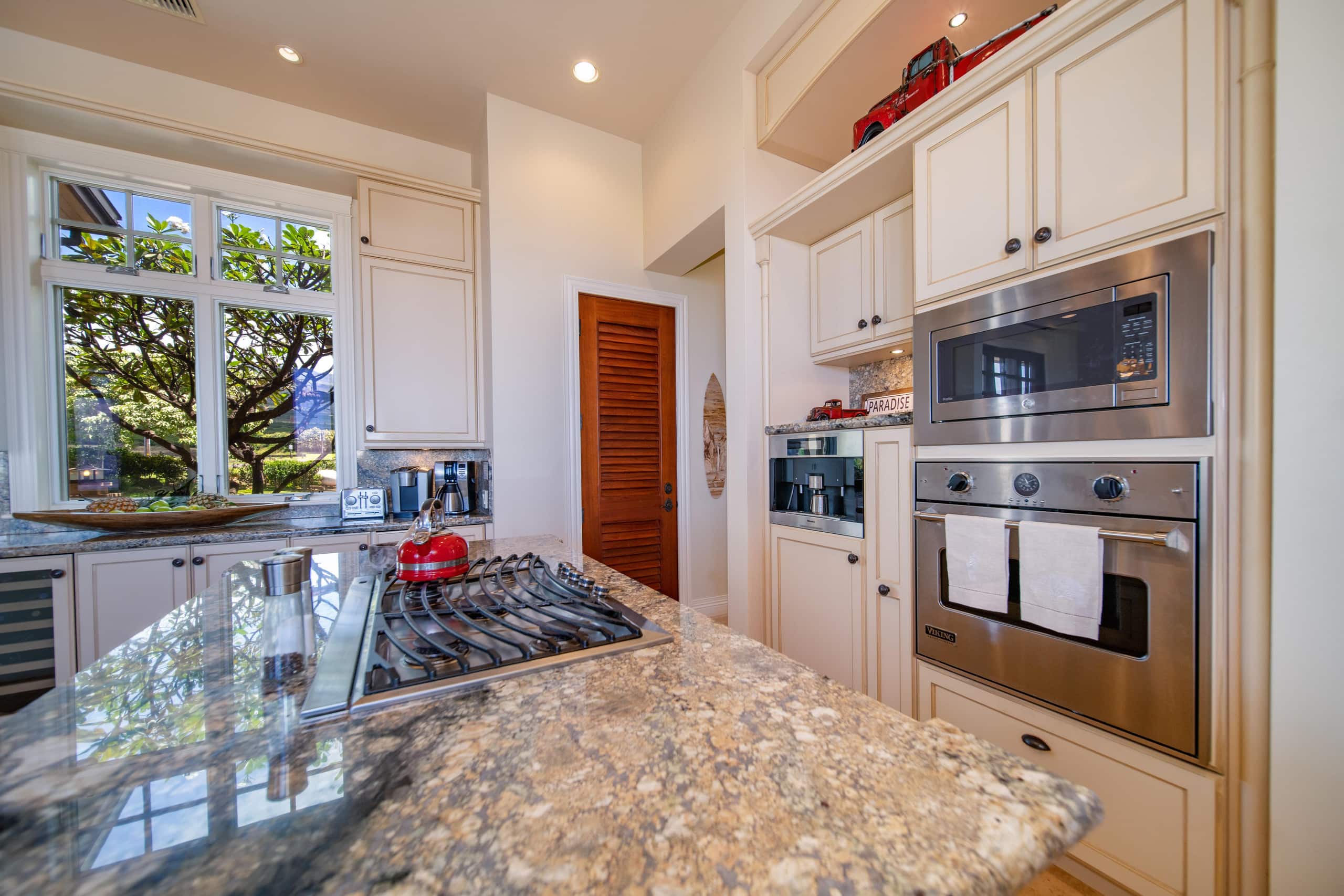 Home in Lahaina · ★5.0 · 4 bedrooms · 4 beds · 3.5 baths - Image 23