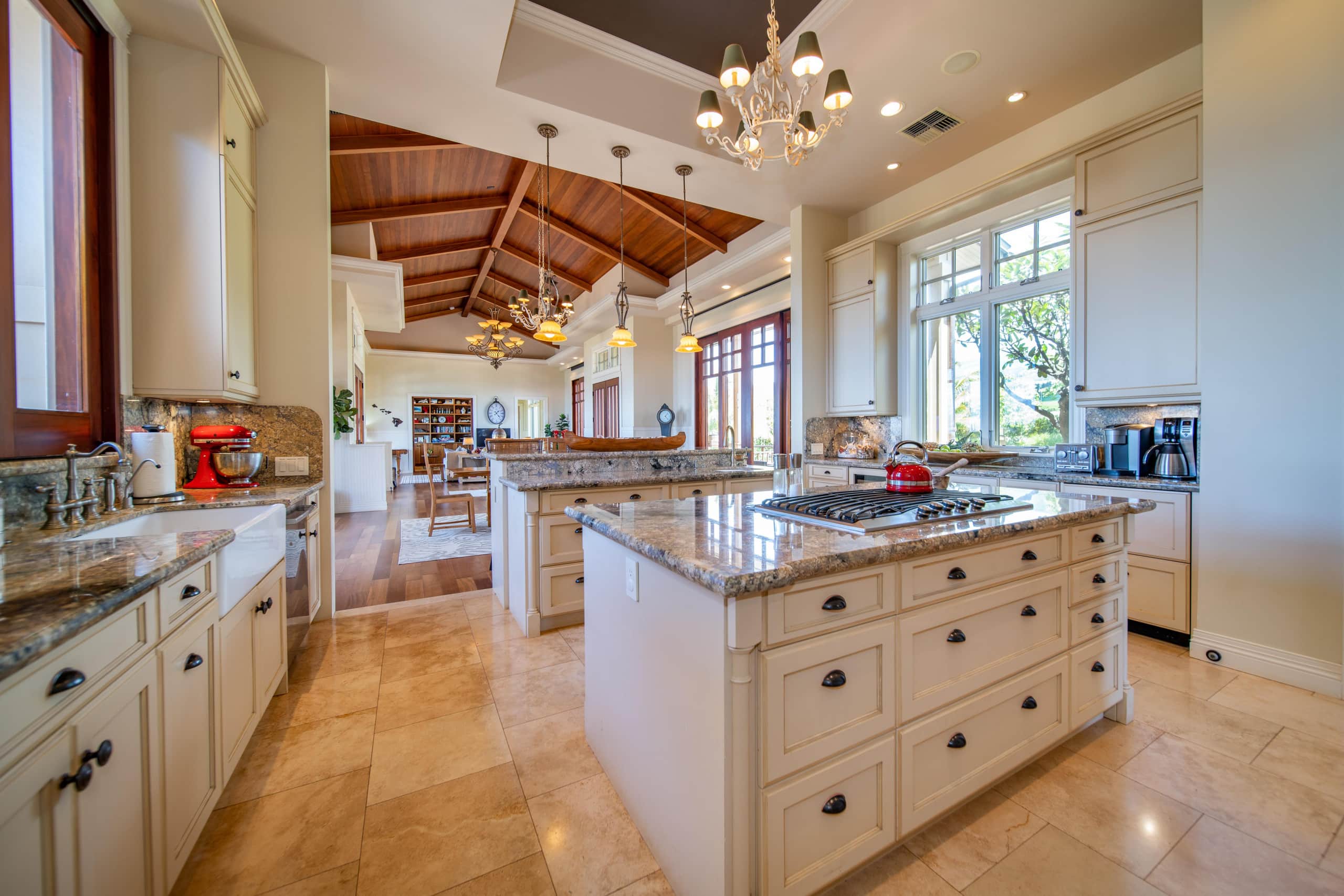 Home in Lahaina · ★5.0 · 4 bedrooms · 4 beds · 3.5 baths - Image 9