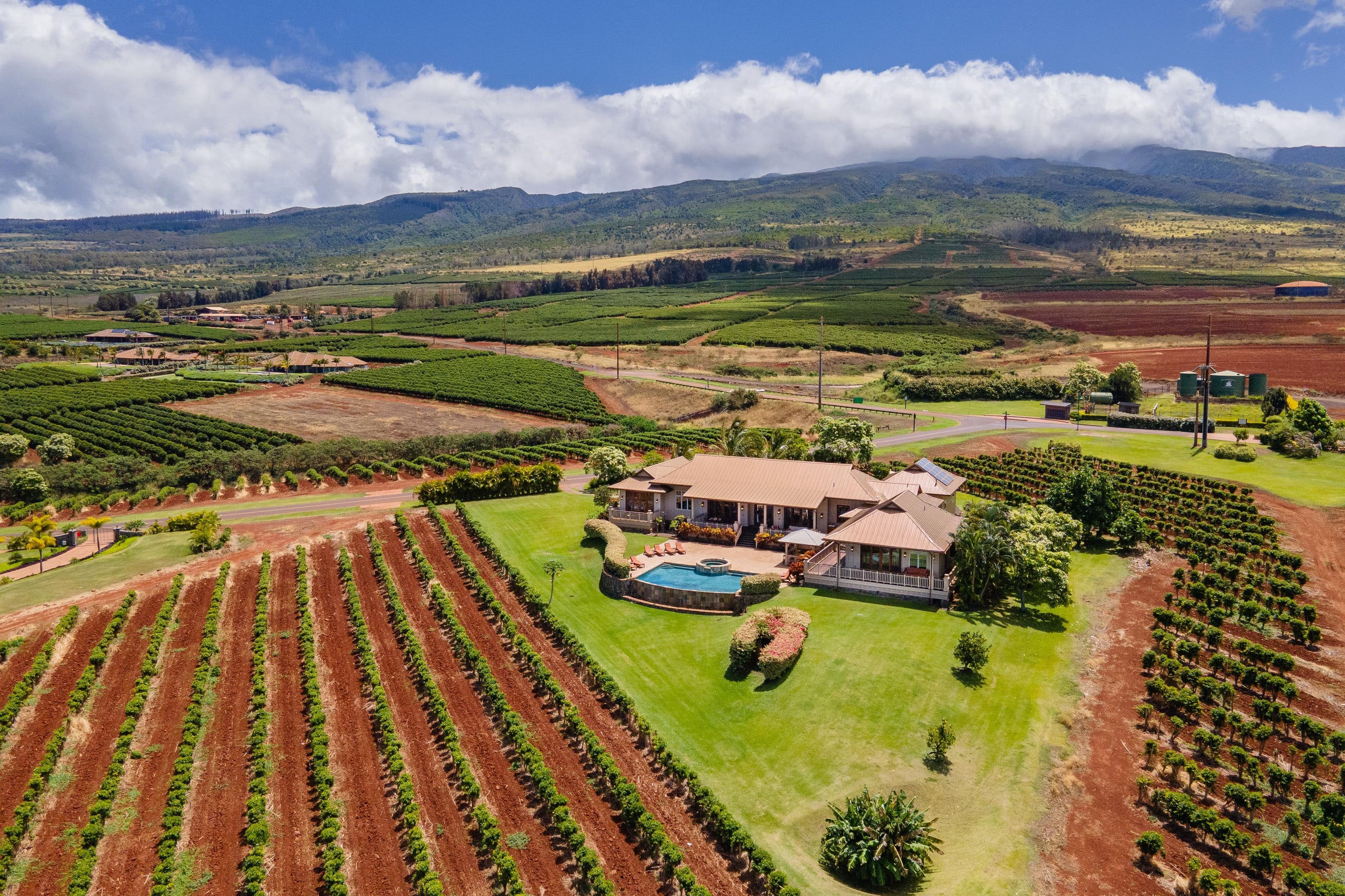 Home in Lahaina · ★5.0 · 4 bedrooms · 4 beds · 3.5 baths - Image 38