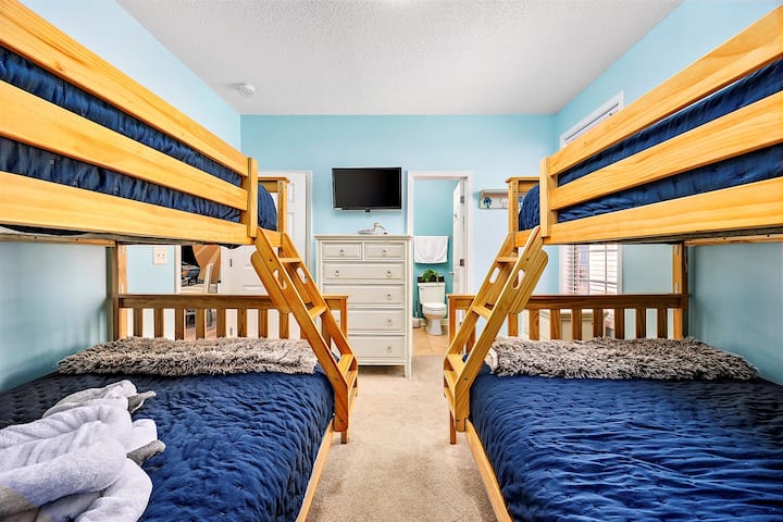 [Bedroom 4] The Bunk Room has Two Double Beds and Two Single Beds - Enough Sleeping Capacity for Six!