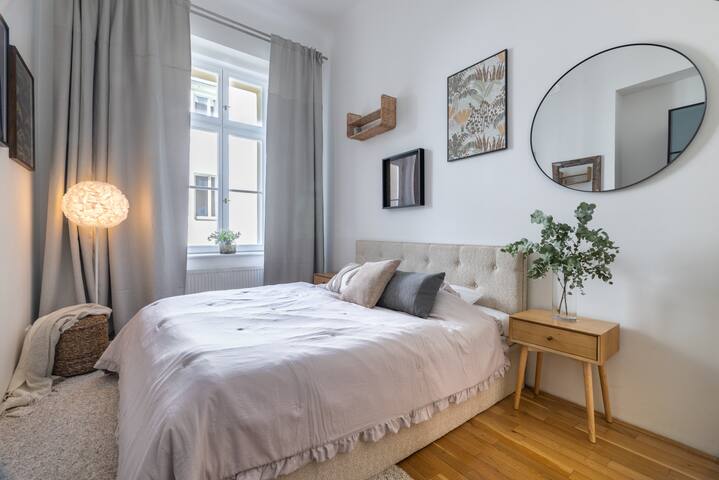 Contemporary 3 bedroom flat near Prague Castle gallery image 4