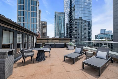 Skyline Penthouse 6BR/4,400 sq ft Walk to Broadway