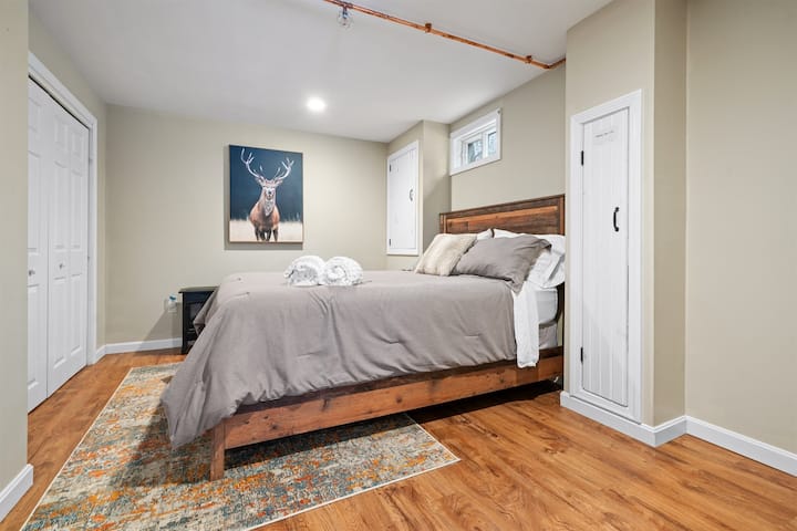 Chumba cha 5 cha kulala - Kiwango cha Chini cha Malkia