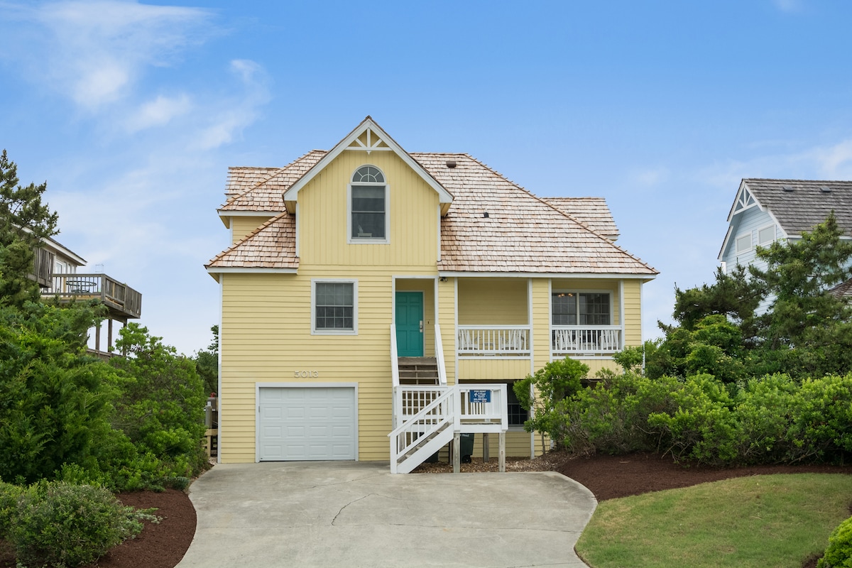 Salty Dog: Hot Tub, Foosball, Beach Club Amenities