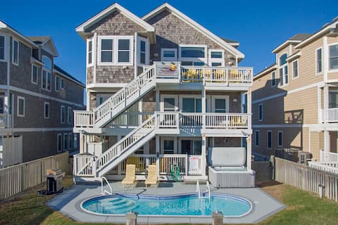 Giggling Gecko: Oceanfront, Private Pool, Hot tub