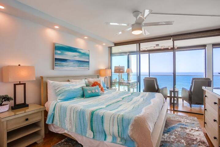 The Blue Grotto: 11th fl. ocean view+parking+pool! gallery image 4
