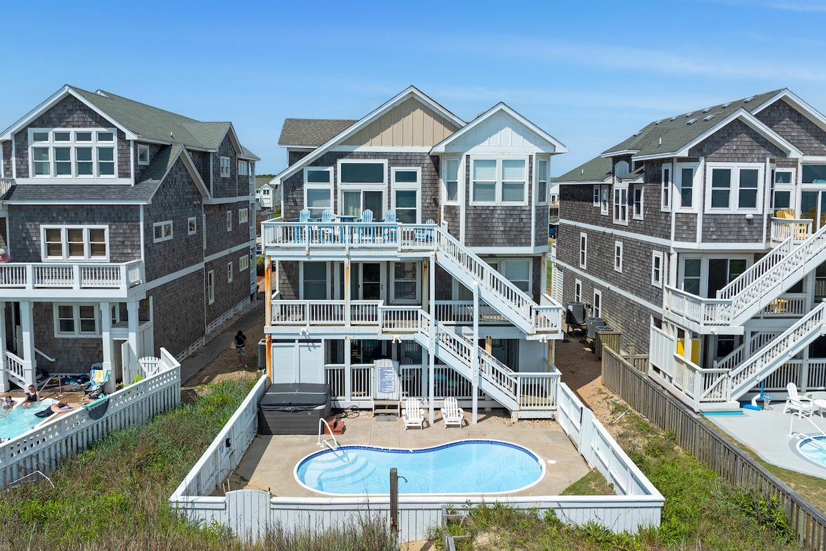 Beach Breeze: Oceanfront, Pool, Hot Tub, Elevator