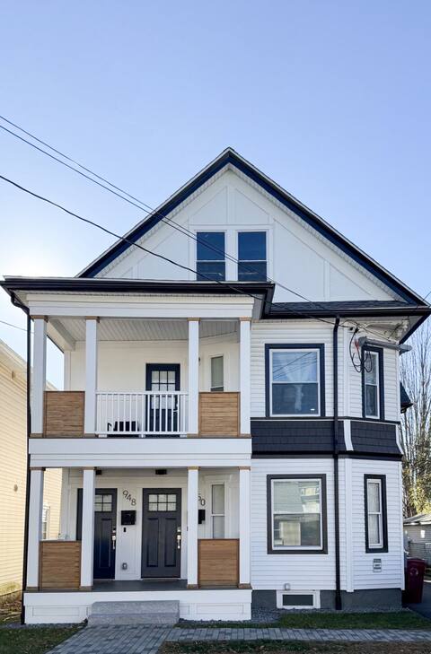 Modern and all new 3BR / near UMASS
