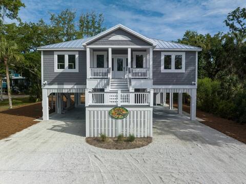 Jungle House/ Pet Friendly/ Luxury New Edisto Home
