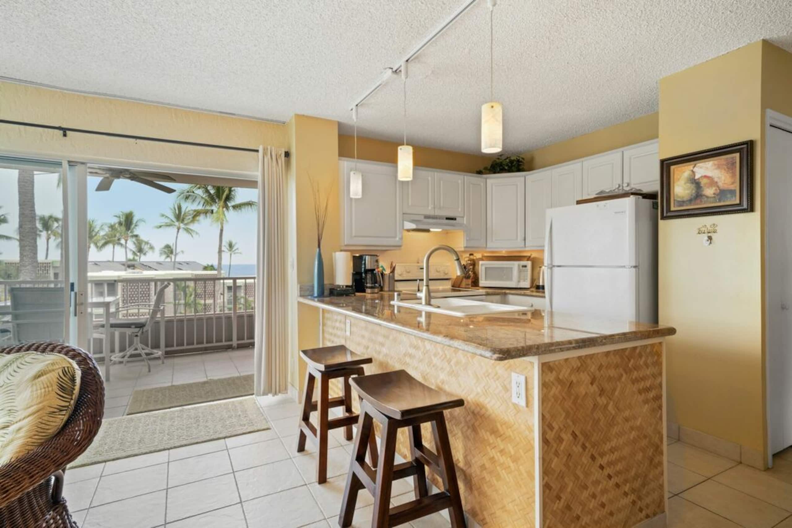 Condo in Kailua-Kona · ★4.85 · 1 bedroom · 2 beds · 1 bath - Image 2