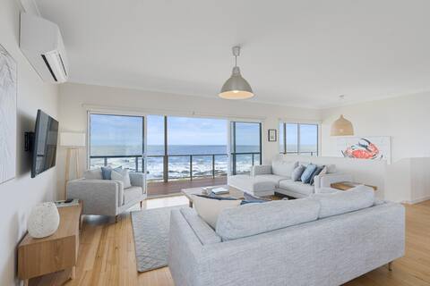 RAY’S BEACH HOUSE          58 Ocean Parade Middlet