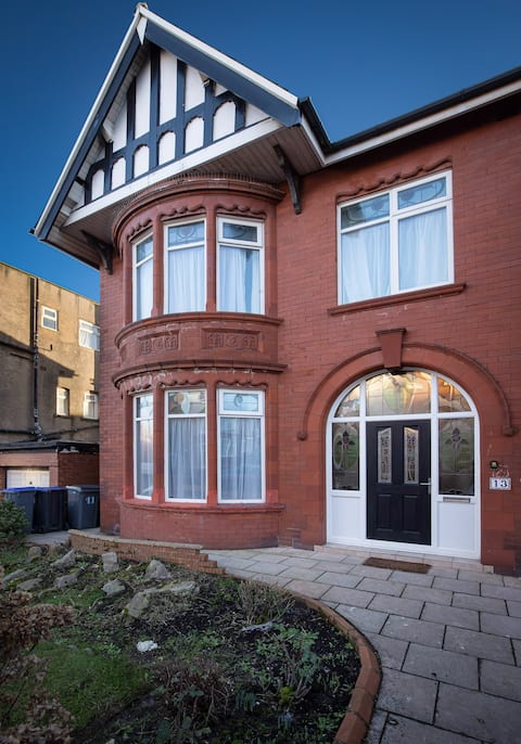 Family home - sea views & parking