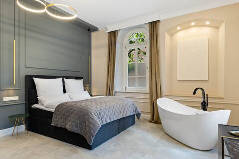 NEW | LUXUS Suite | Center | Netflix | Boxspring