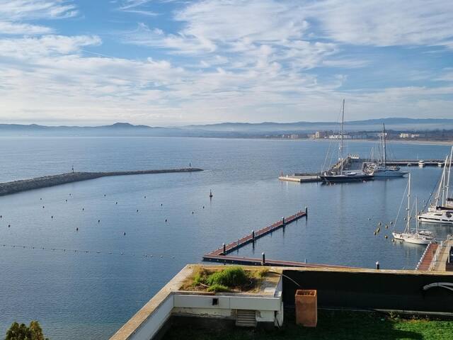 House 5 adults sea views gallery image 3