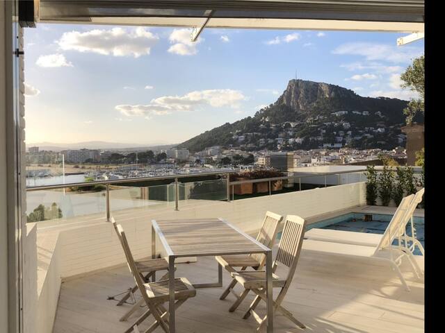 House 5 adults sea views gallery image 5