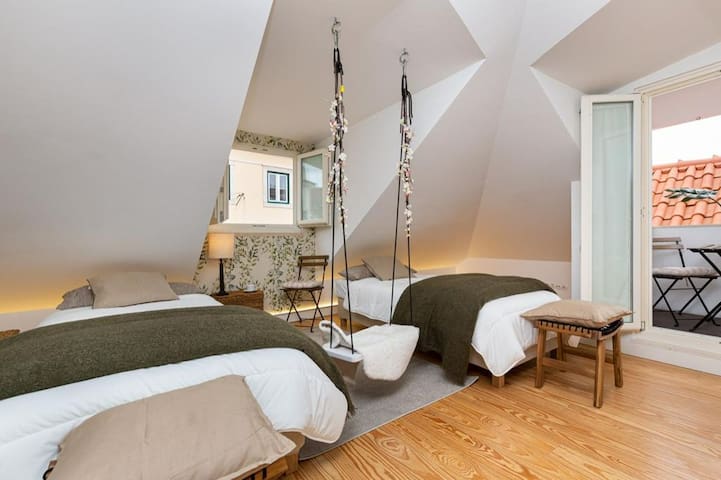 Apartment • Downtown Lisbon • 3 Bedrooms • Balcony