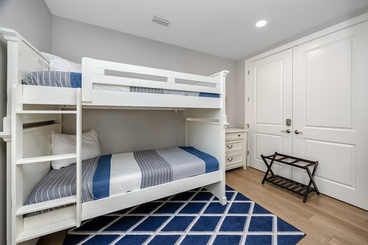 غرفة نوم 4 بسرير بطابقين