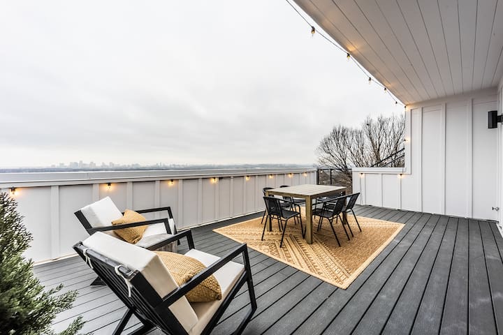 Stunning Downtown Views + Huge Luxury Dream Home!