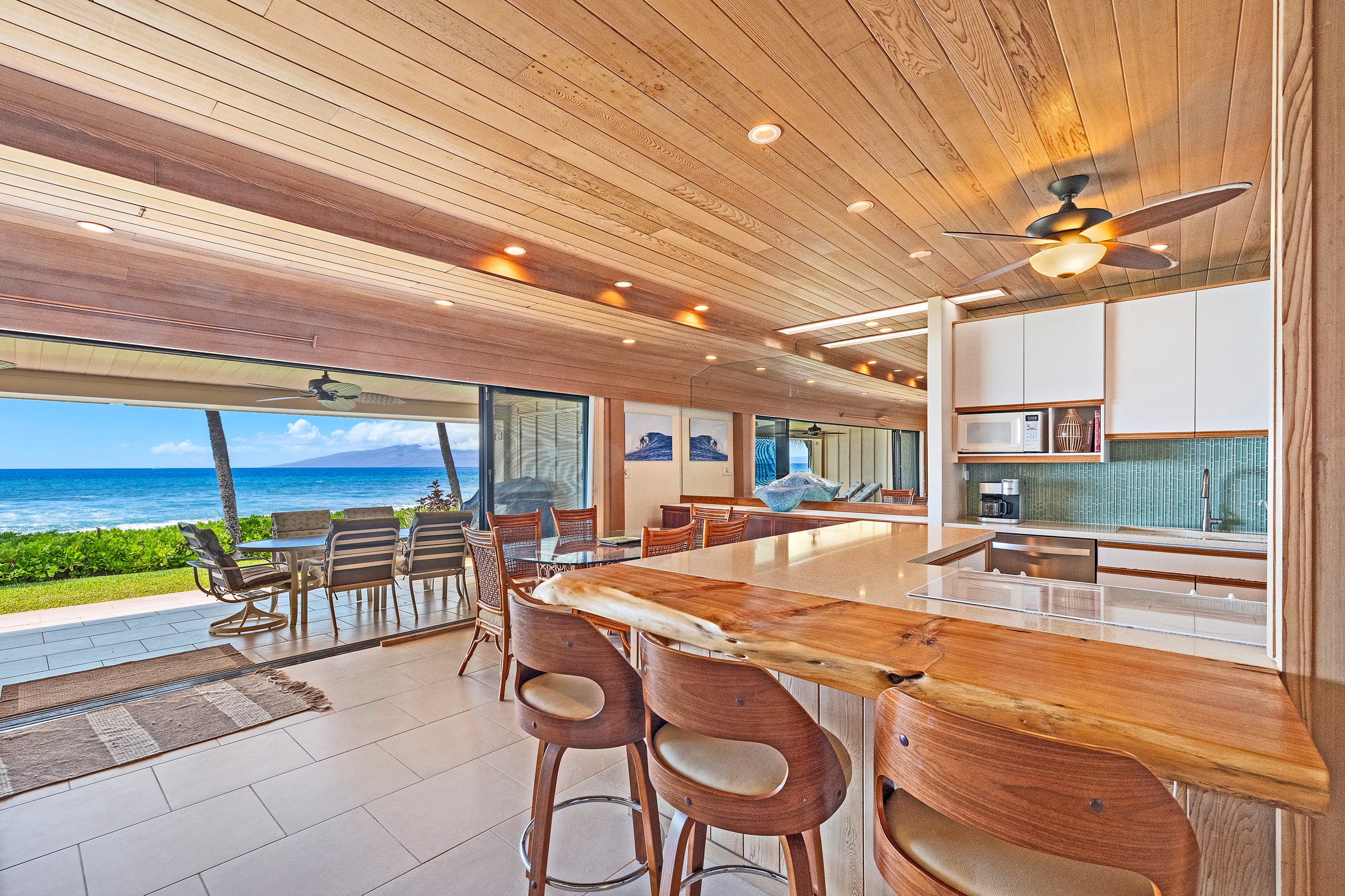 Townhouse in Lahaina · ★4.89 · 4 bedrooms · 5 beds · 4 baths - Image 14