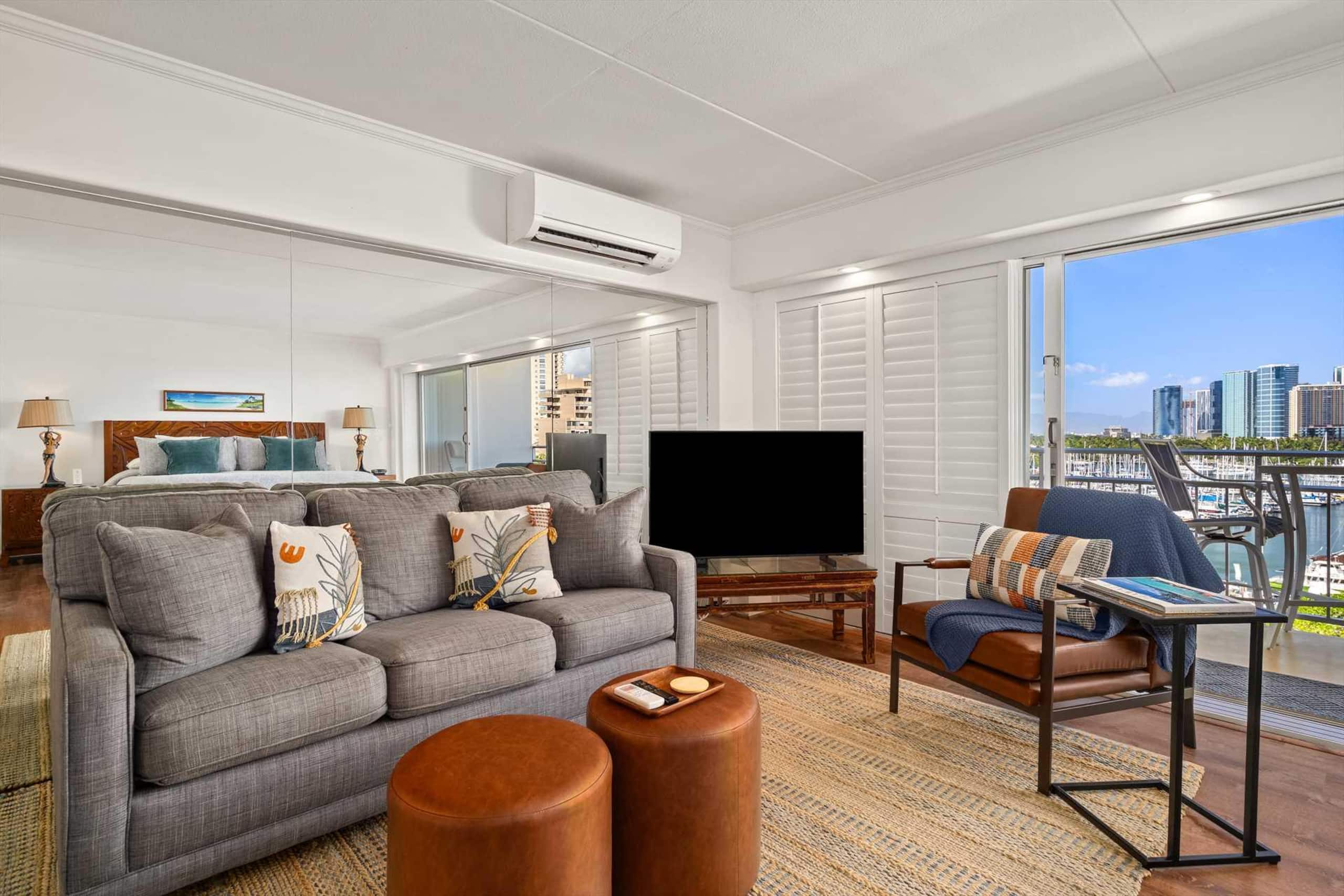 Condo in Honolulu · ★4.76 · 1 bedroom · 2 beds · 1 private bath - Image 8