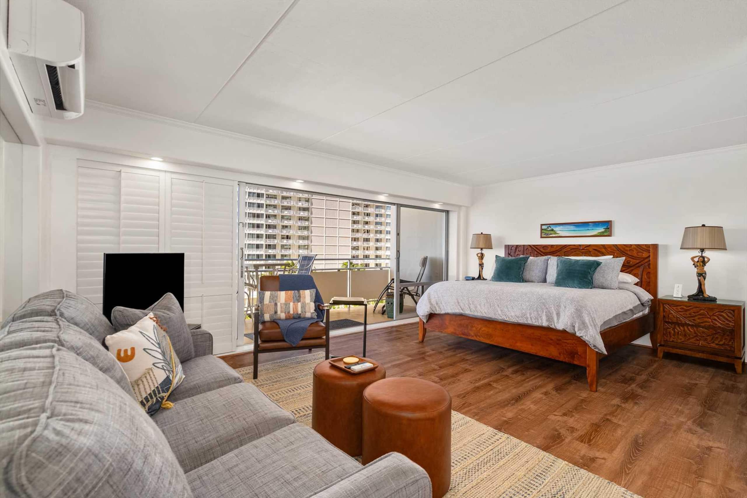 Condo in Honolulu · ★4.76 · 1 bedroom · 2 beds · 1 private bath - Image 5