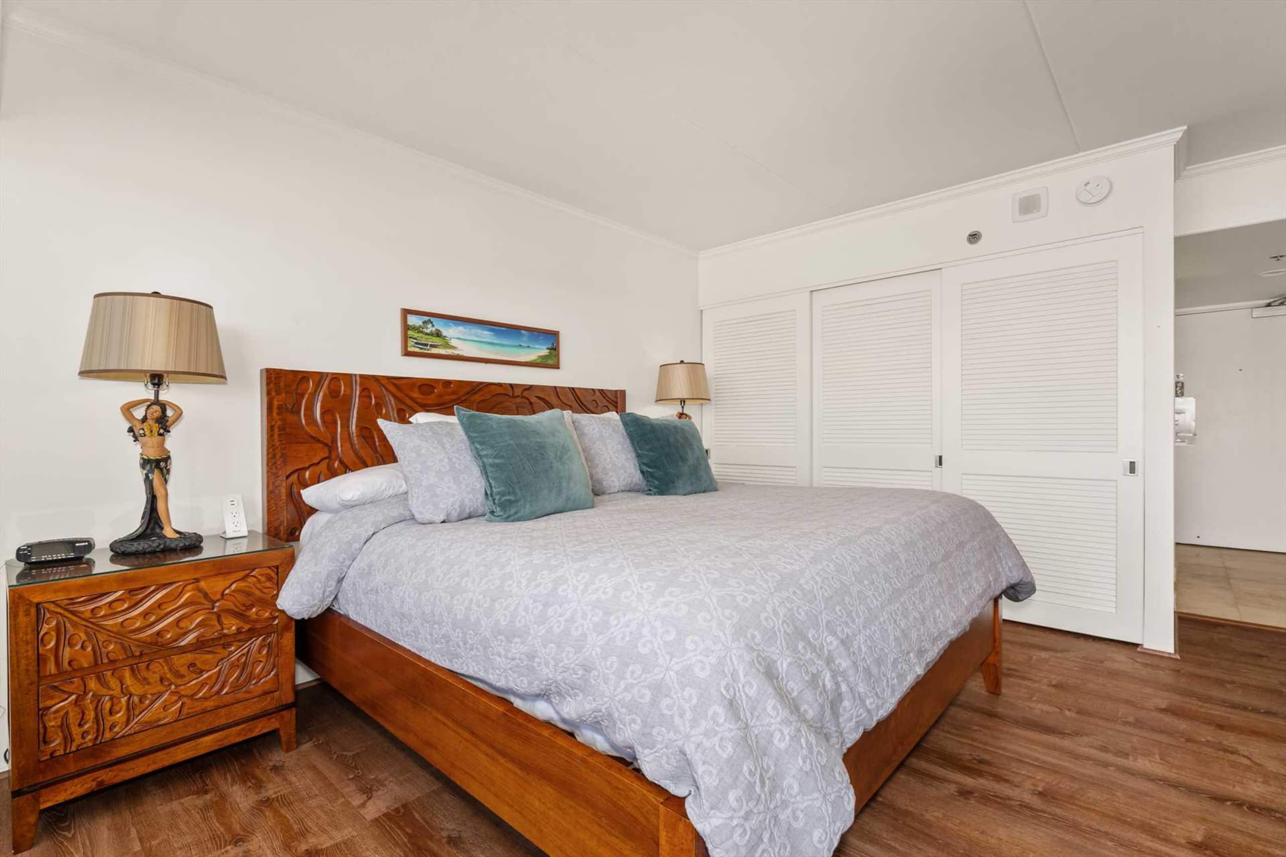 Condo in Honolulu · ★4.76 · 1 bedroom · 2 beds · 1 private bath - Image 13