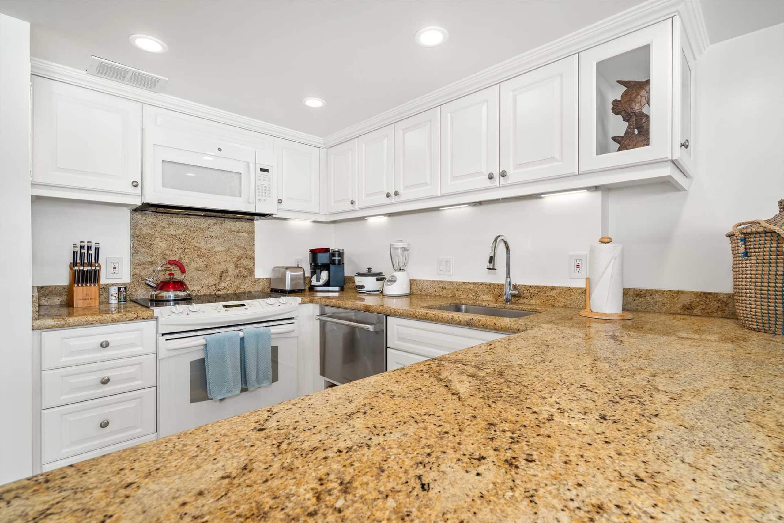 Condo in Honolulu · ★4.76 · 1 bedroom · 2 beds · 1 private bath - Image 22