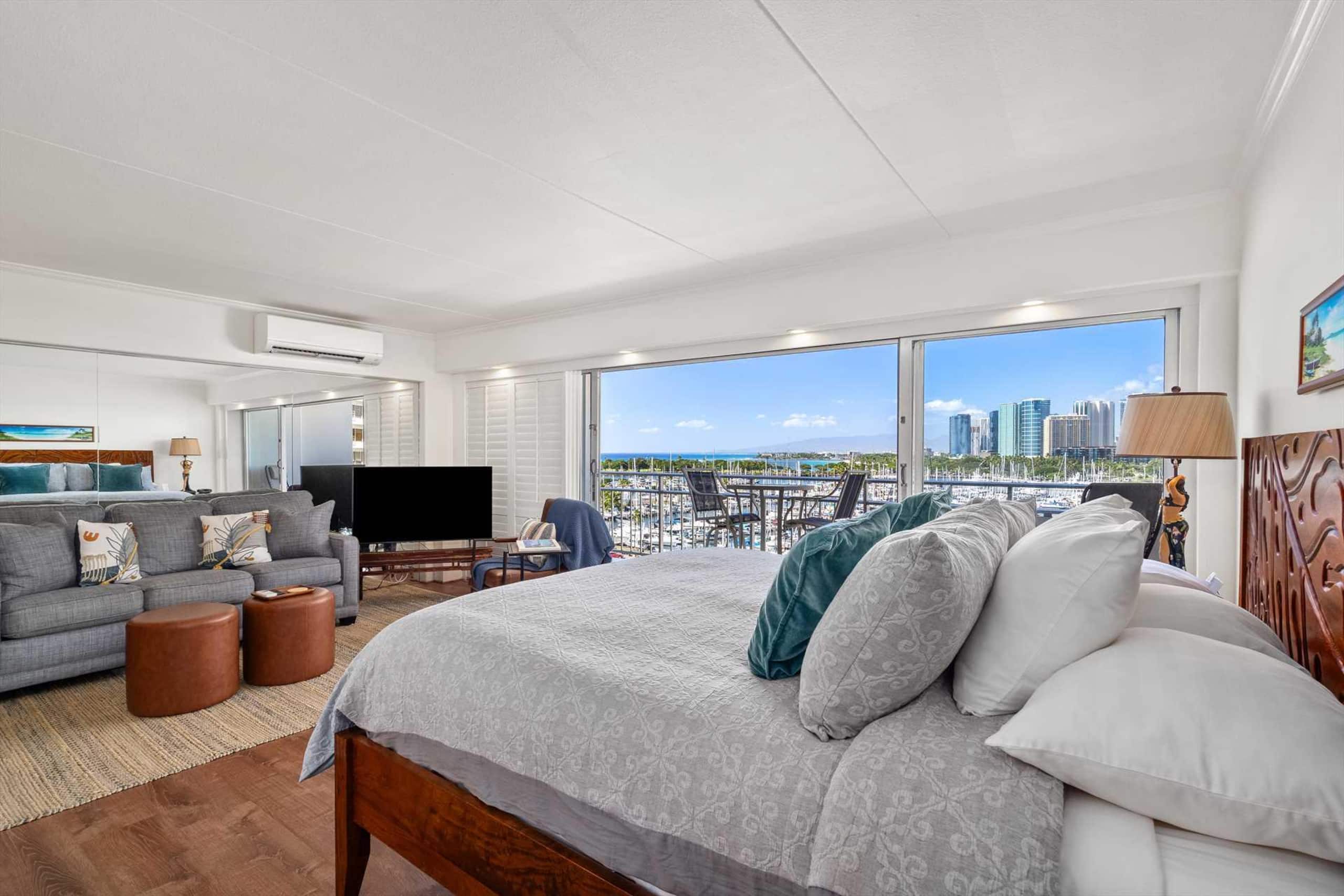Condo in Honolulu · ★4.76 · 1 bedroom · 2 beds · 1 private bath - Image 15