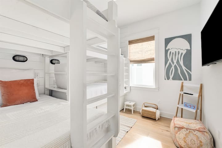 4 أسرّة مزدوجة. غرفة أحلام للأطفال لقضاء عطلة!