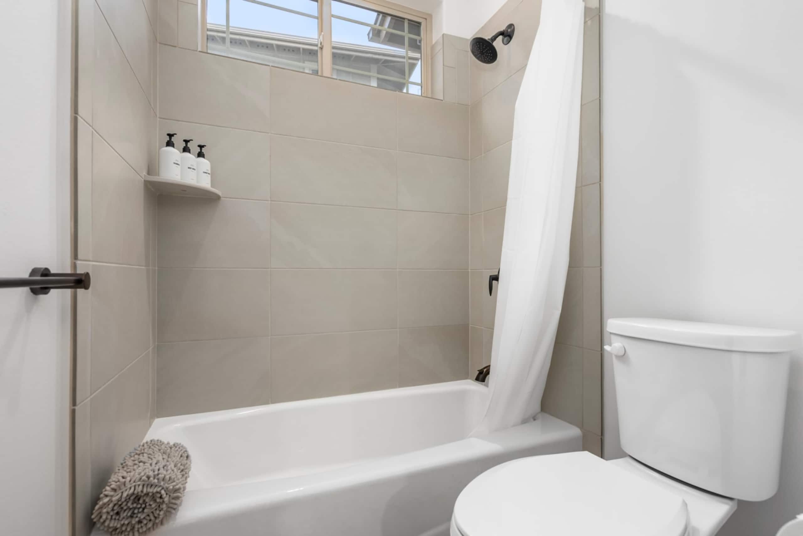 Home in Waianae · ★4.84 · 3 bedrooms · 4 beds · 2.5 private baths - Image 27