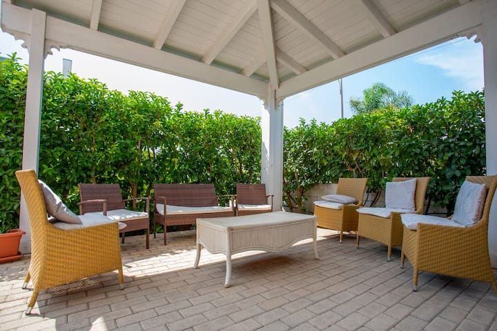 Villetta Flora | Parking And Outdoor Space, A/c - Torre Lapillo