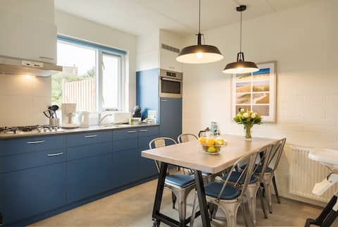 Top performing Airbnb: Cottage for 6 people in Oud Noord