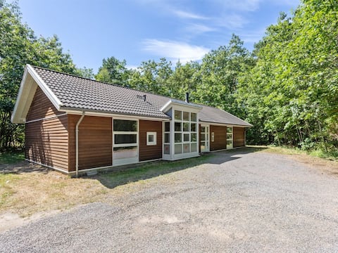 "Dafne" - 600m from the sea by Interhome