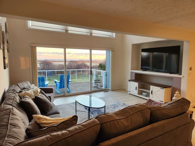 Luxurious Oceanfront Beach Home!