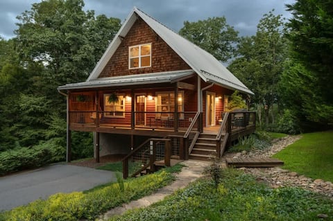 Bright - Comfortable - A+ Location - King Beds