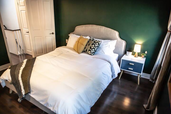 Inviting 2BR Townhouse w/ 2 WFH Setups and WiFi gallery image 4