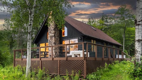 Tranquil 3-BR Waterfront Retreat