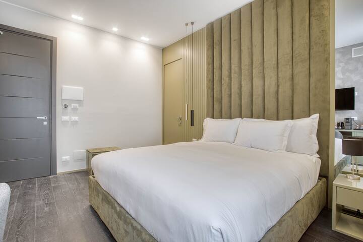 Lovely Hotel Suite next to the Duomo gallery image 2