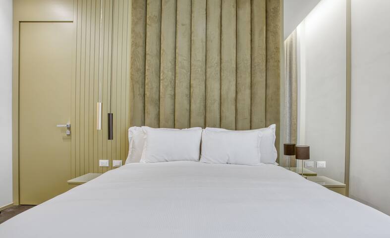 Lovely Hotel Suite next to the Duomo gallery image 5