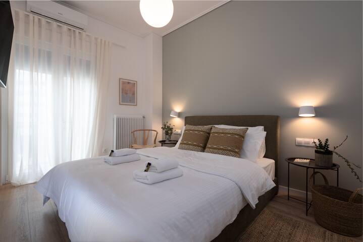 Modern Apartment in Plaka 10 min walk to Acropolis gallery image 3